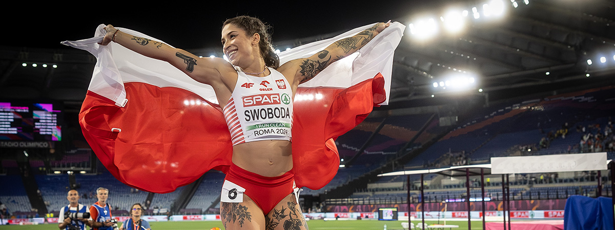 Ewa Swoboda leads international field in Dortmund